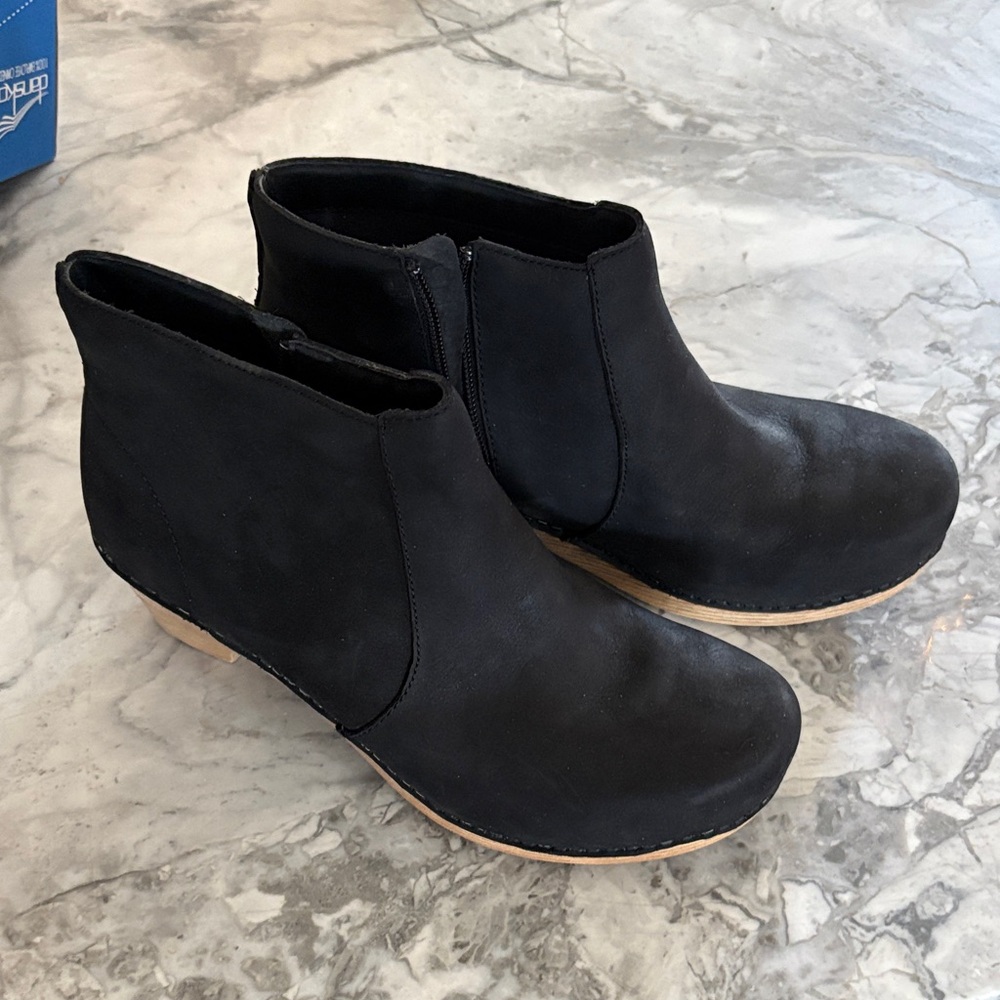 Dansko Black Maria Milled Nubuck Leather Ankle Boots - size 39